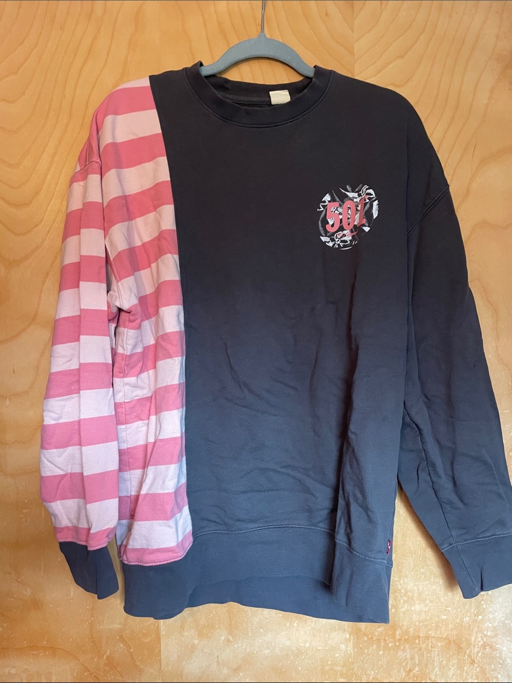 Levi's Sweatshirt with Pink Striped Sleeve